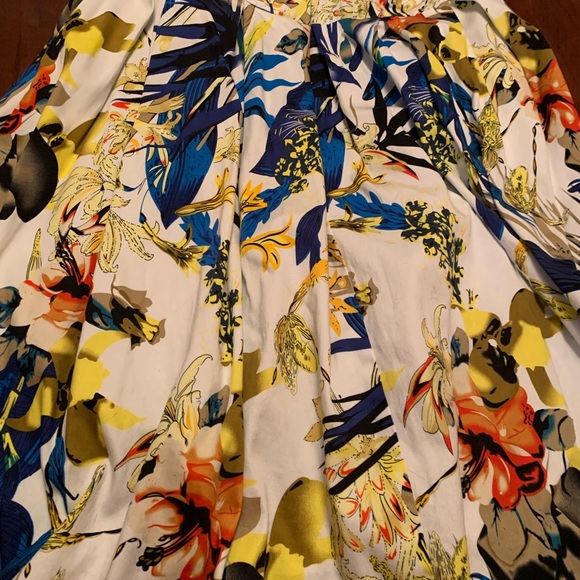 Absolutely gorgeous M-L Dolce Gabana like print skirt, must have!